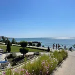 Sun Wave Sea And Pool View