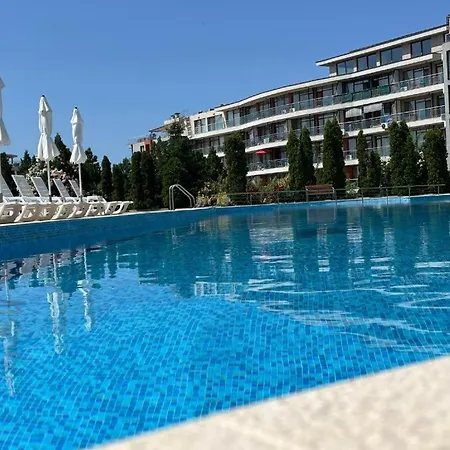 Sun Wave Sea And Pool View Apartmán Sveti Vlas